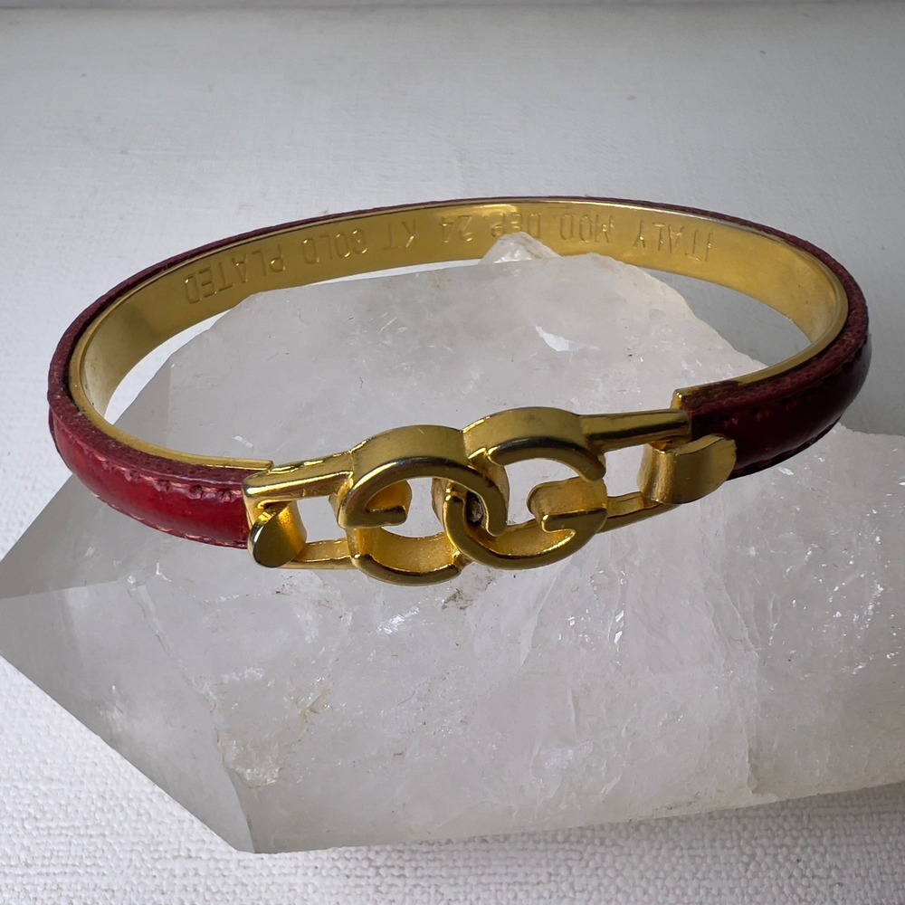 Gucci Vintage Interlocking GG Bangle Bracelet Red Leather 24KT Gold Plated Italy